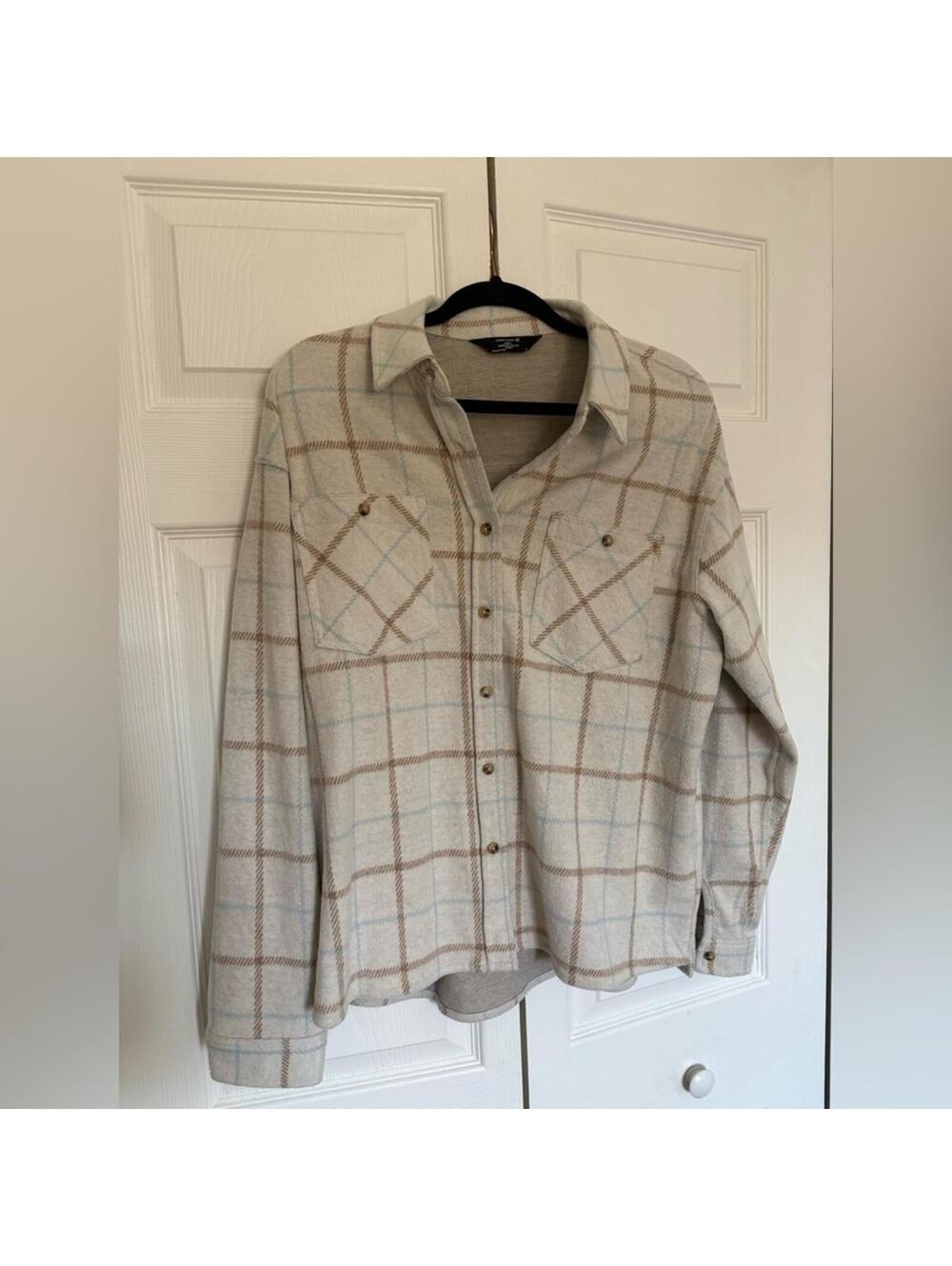 Plaid Women’s Shacket Button-Up Shirt